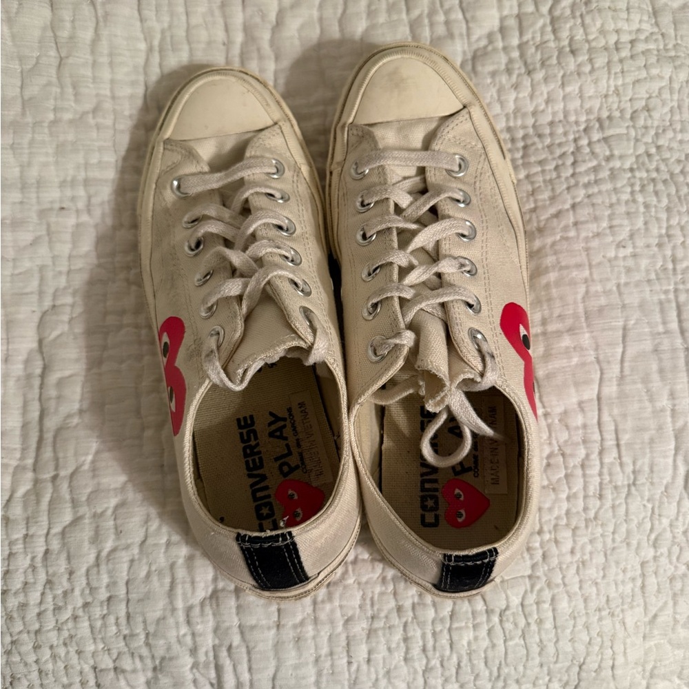 Comme des Garcons PLAY Cream Sneakers with Red Heart - Picture 6 of 8